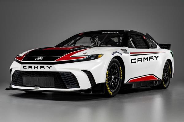 2024 toyota camry nascar cup car
