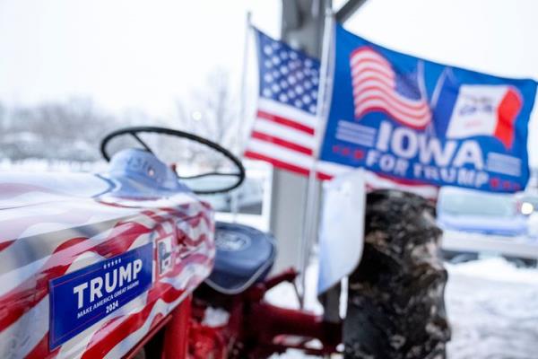 Do<em></em>nald Trump won't be barnstorming Iowa ahead of the caucuses.