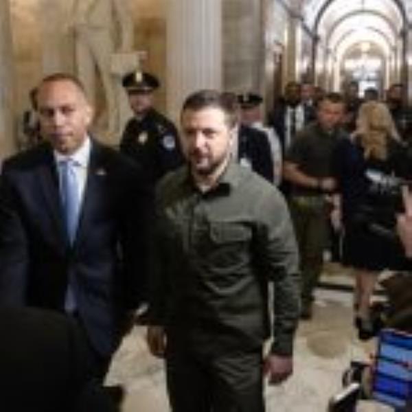 Zelenskyy to plead for US aid as reserves dry out